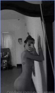 Oriana Salazar, wonderful and sensual, recording videos of herself in a very provocative way
