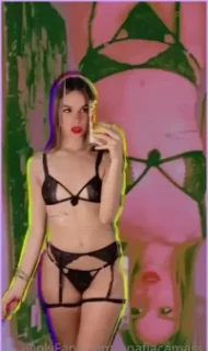 Oriana Salazar in a spicy video, having fun for real