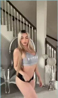 Ruby Main, with your body, showing yourself in an irresistible way